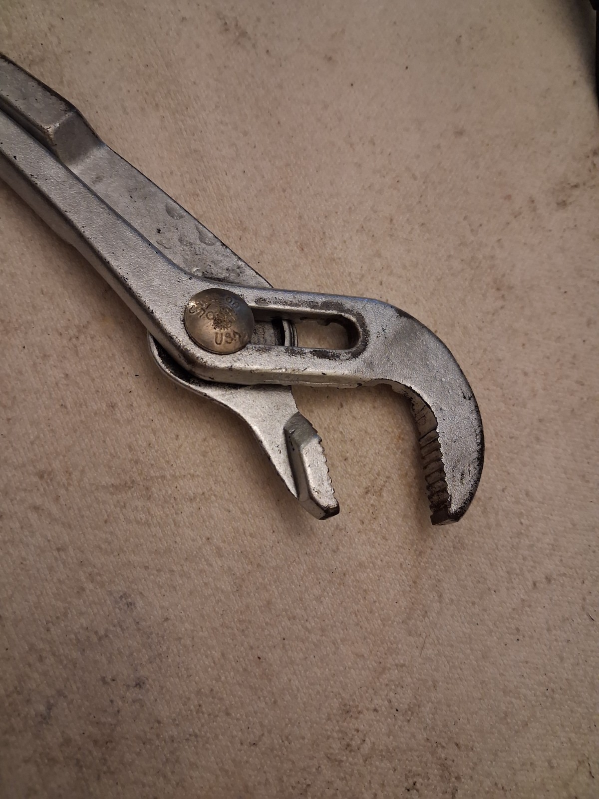 Snap-On Tools 9" Waterpump Adjustable Pliers. 91A. Pat. No. 2622464