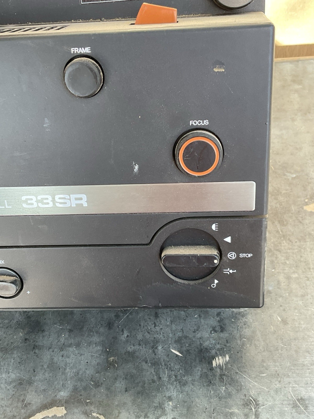 BELL & HOWELL 33SR COMPACT SUPER 8 PROJECTOR Powers On