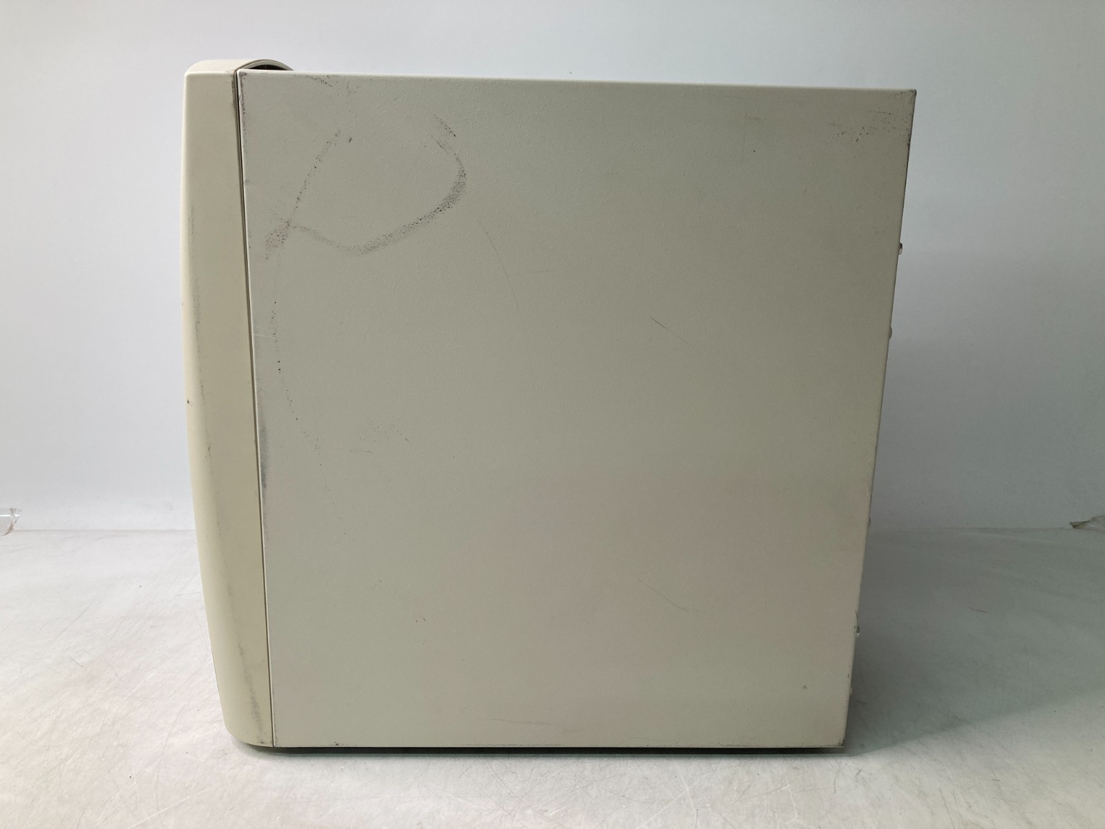 Vintage Beige Computer Case w/ 100W Power Supply, Lite-On CD-ROM, Floppy Drive