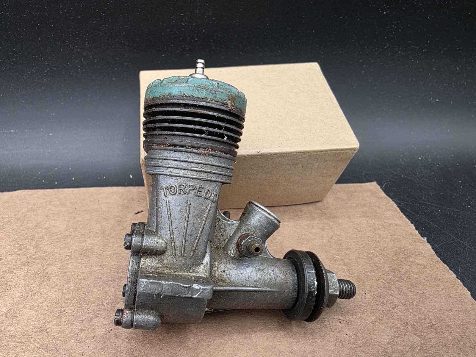 K&B Torpedo 19 Green Head Model Plane Engine Airplane R/C Motor .19