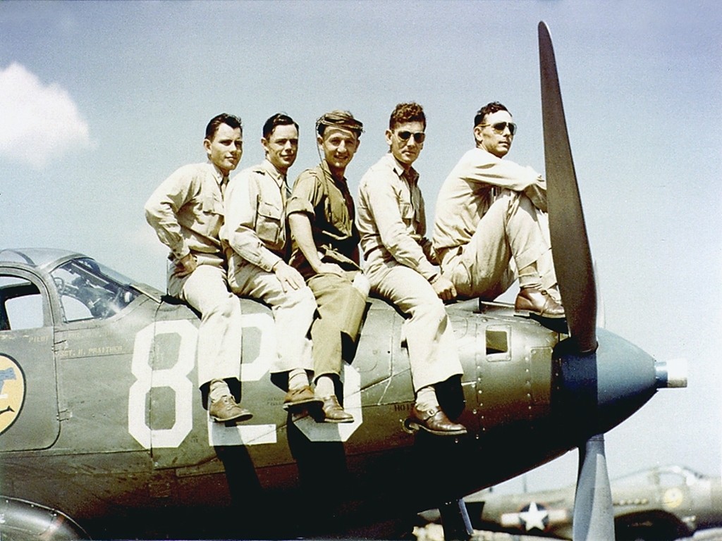 760 War Plane Images on CD (G8)