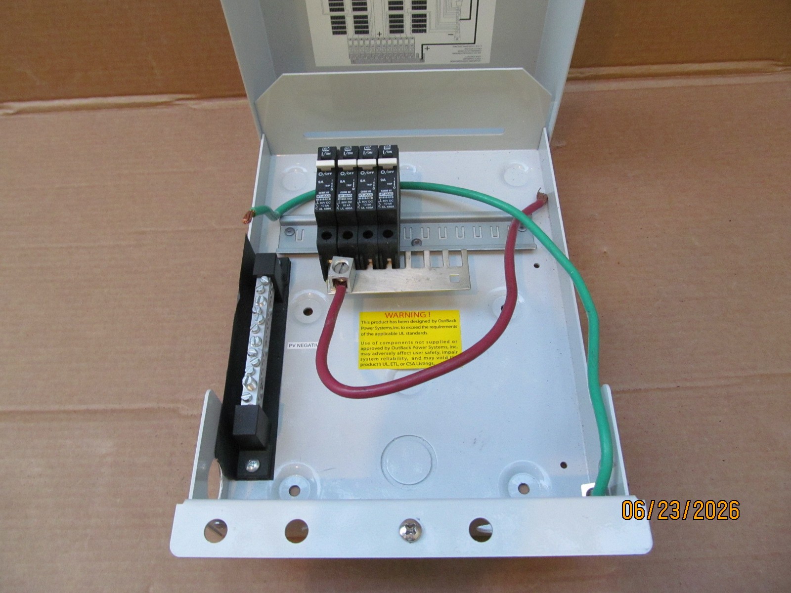 Outback Power PSPV combiner box w 4x 9A DC Disconnect Switch Circuit Breakers
