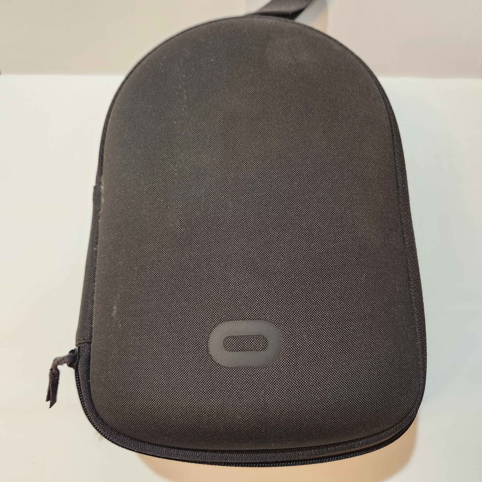 Oculus Quest 1 VR Headset Fully Functional with Controllers + Case