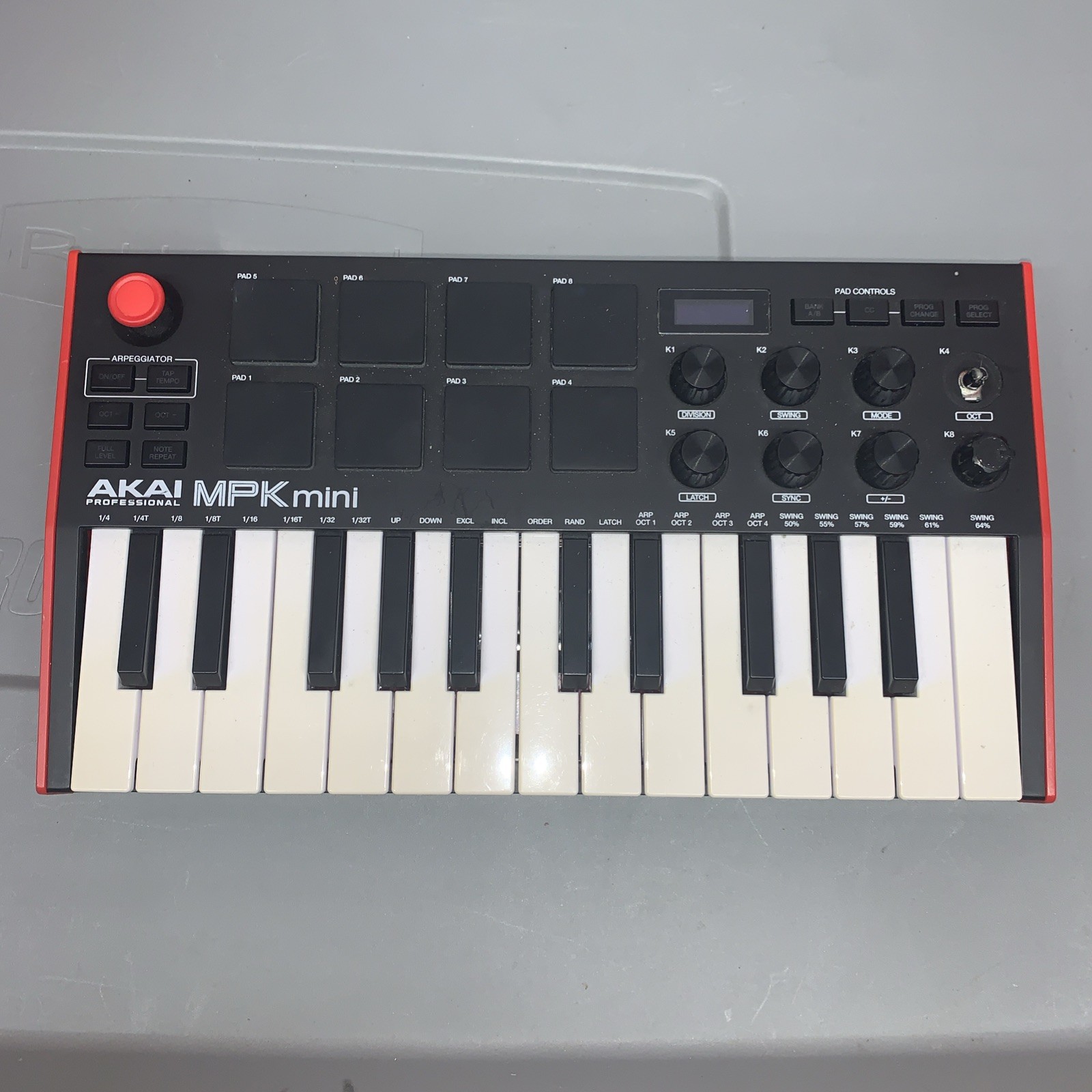 AKAI MPK Mini 25 Key USB MIDI Controller W/ 8 Drum Pads & 8 Knobs (missing 1)