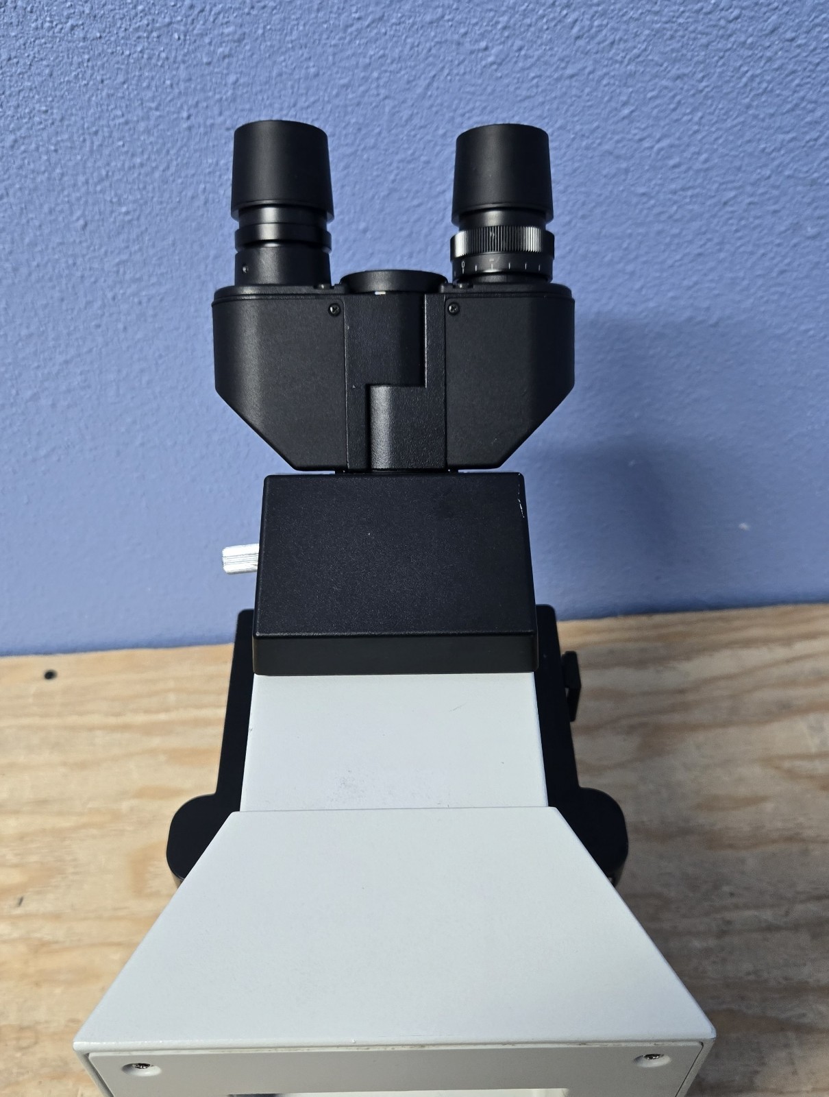 OLYMPUS CH30 CH30RF100 BINOCULAR MICROSCOPE W/OBJECTIVES 4 X 10X 40X (INV02)