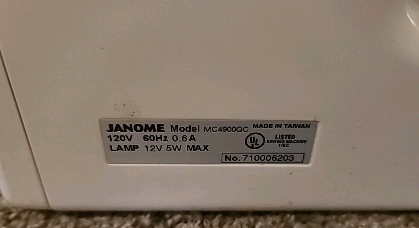 Janome Memory Craft 4900 QC Computerized Sewing & Quilting Machine