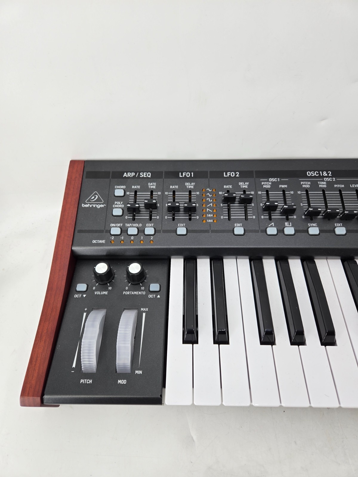 Behringer DEEPMIND12 Deepmind 12 Analog Polyphonic Synthesizer