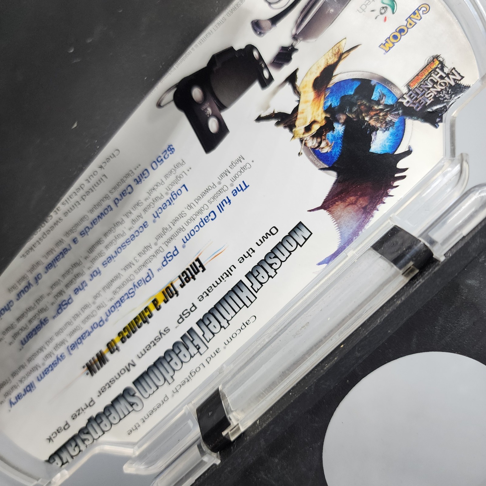 Monster Hunter Freedom PSP Logitech Case Skin + Logitech Case