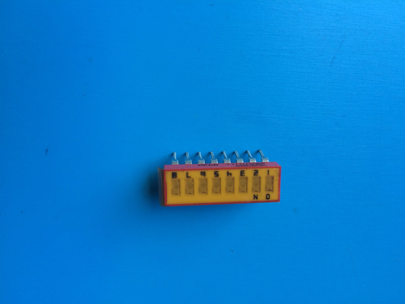 90B08S GRAYHILL SWITCH SLIDE DIP SWITCH 8 POSITION SPST 25MA 24VDC