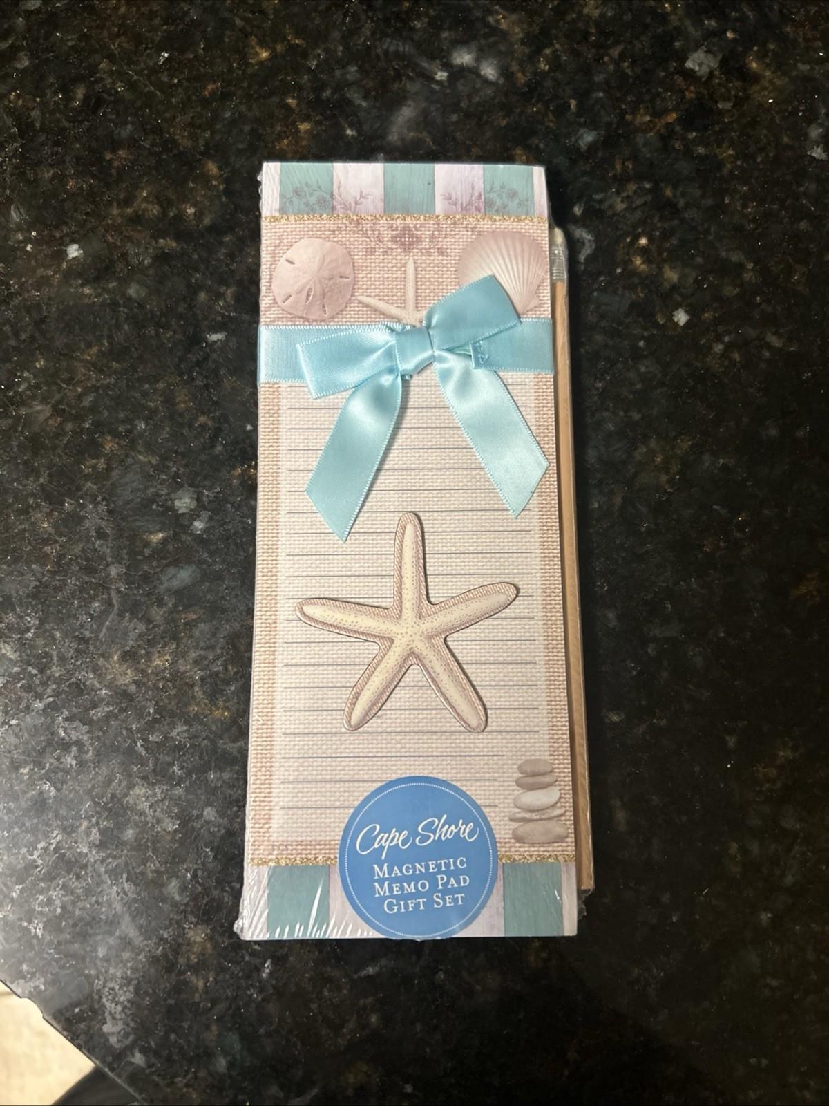 NWT Cape Shore Magnetic Memo Pad and Pencil set
