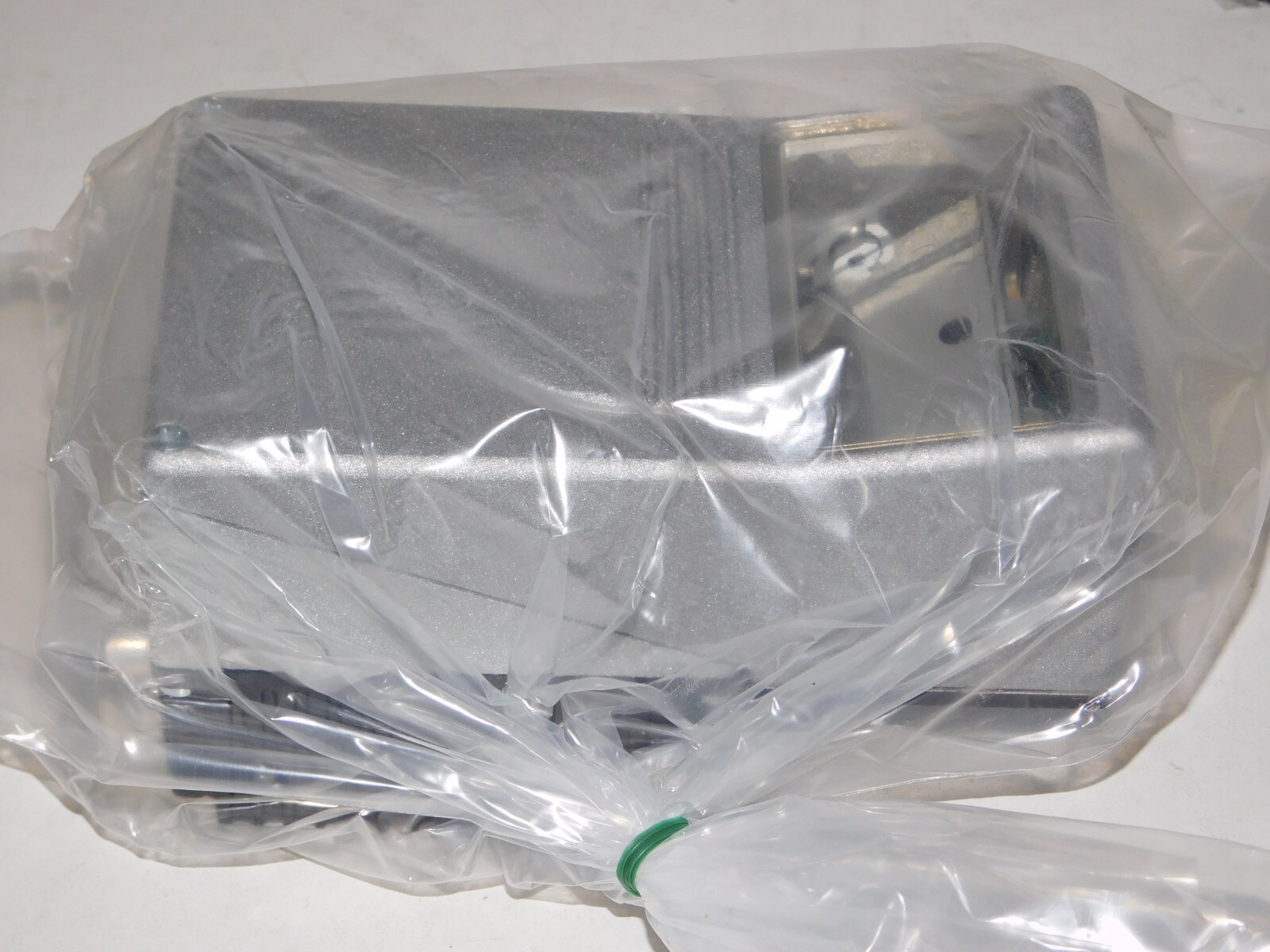 New Datalogic DS6400-105-012 Fixed Automation Laser Barcode Scanner Reader Unit