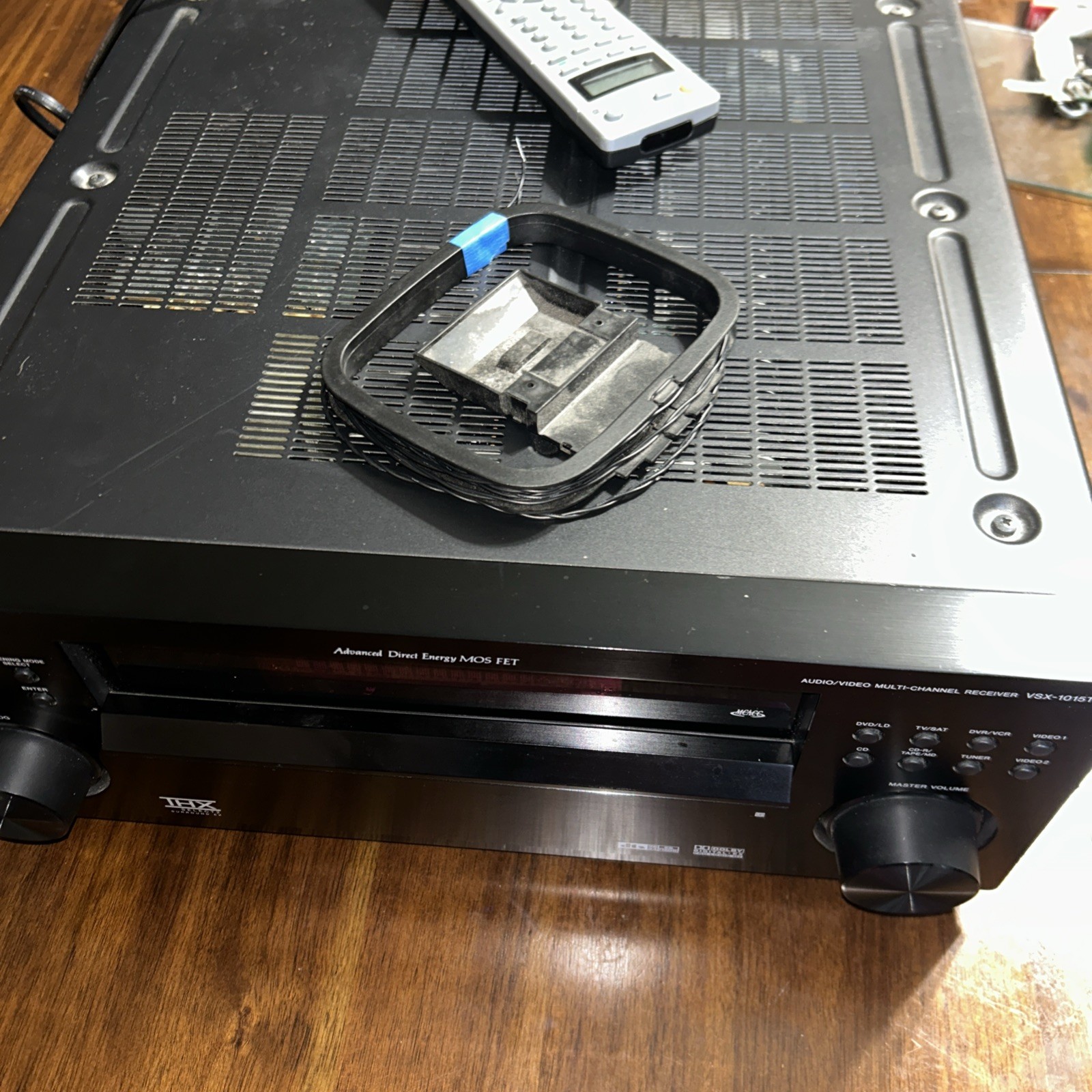 Pioneer VSX-1015TX-K 7.1 THX Surround Receiver, Bundle With Remote works great