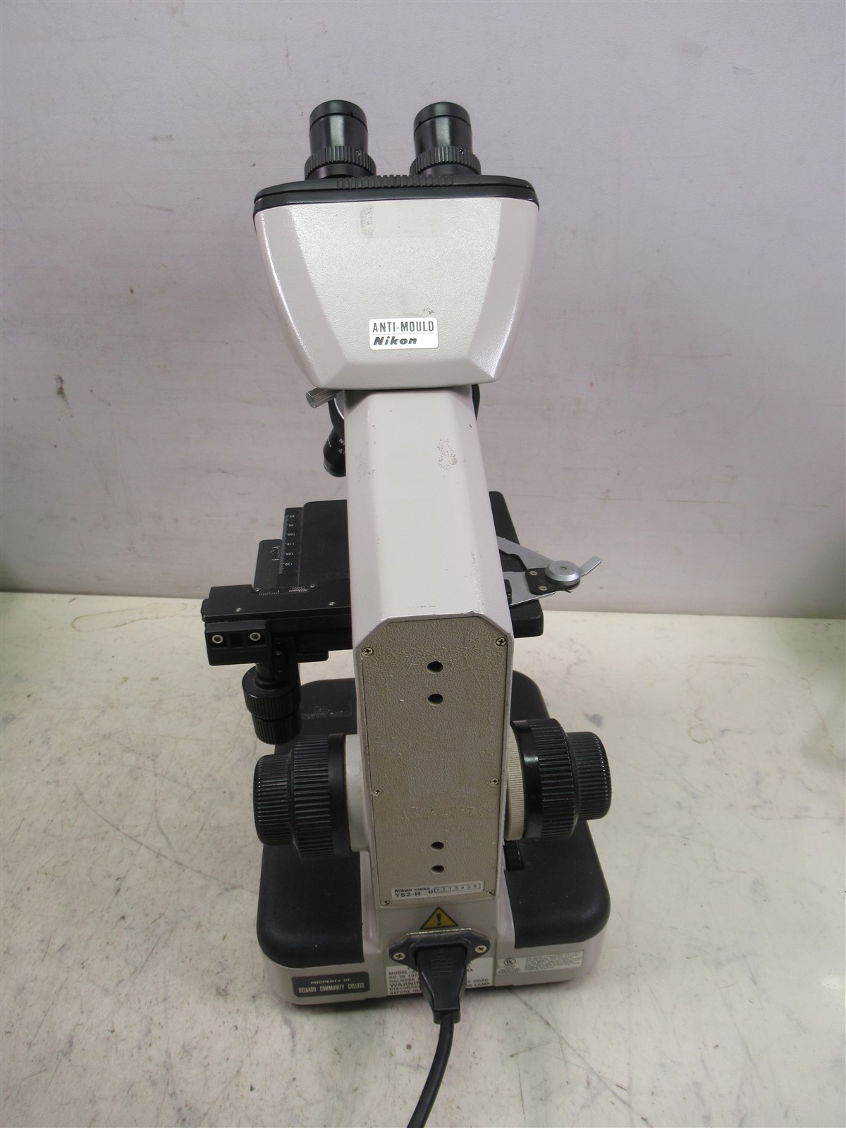 Nikon YS2-H Binocular Microscope with 4 Objectives & 2 Eyepieces & Light Source