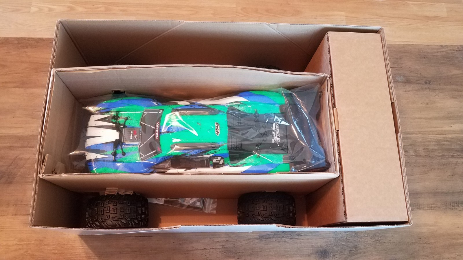 Arrma ARA4305V3T3 Vorteks 4×4 3s Blx 1:10 Scale Stadium Truck RTR Brand New