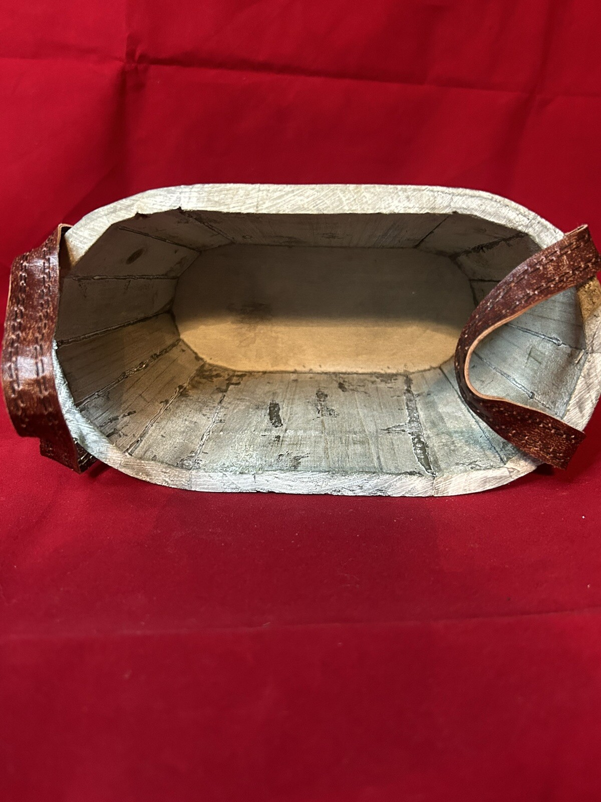 Reindeer basket with leather handles
