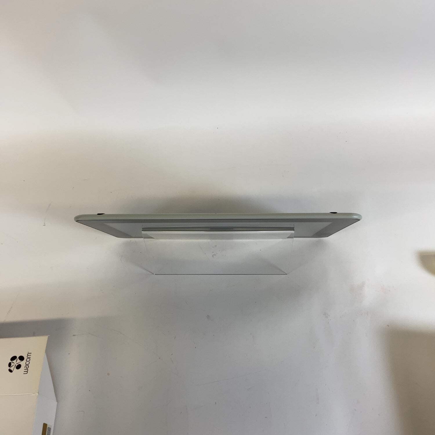Wacom One Creative Pen Display DTC133