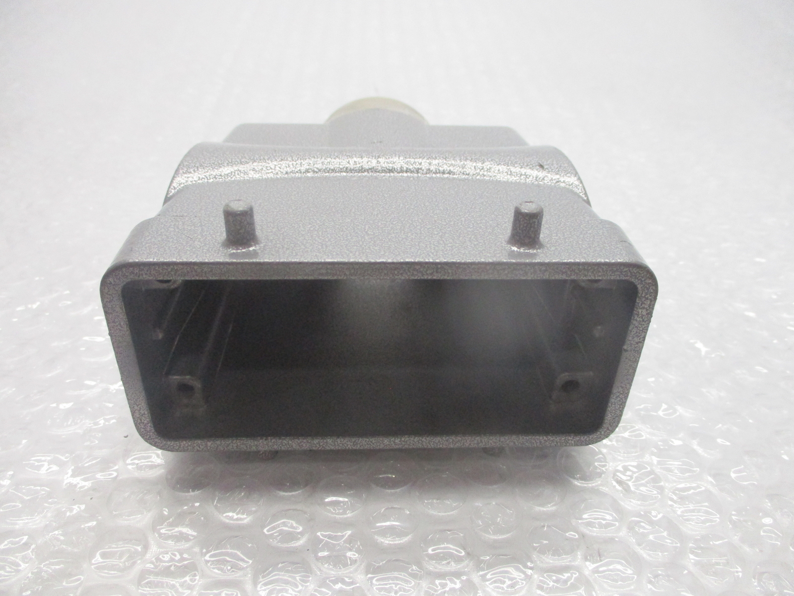 THOMAS & BETTS TH316HMV HOOD CONNECTOR NSNP