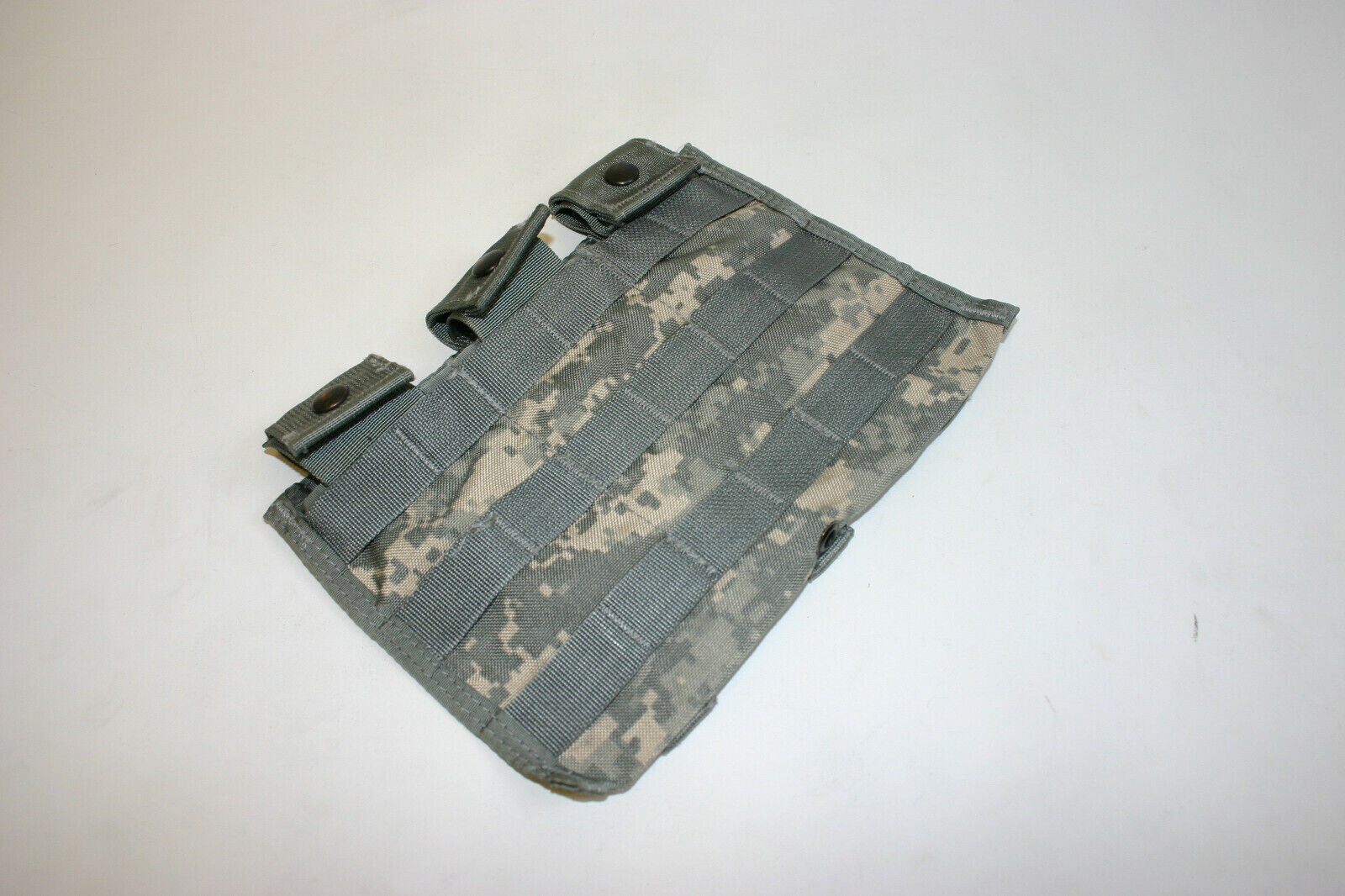 USGI US Army Molle ACU Triple Magazine Pouch 3 x 30 Side by Side 3 Mag Pouch EXC