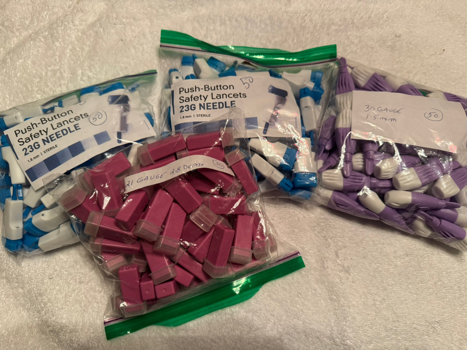 Lot of mixed single use safety lancets (200 - 4 Bags of 50) 23G 21G and 30G