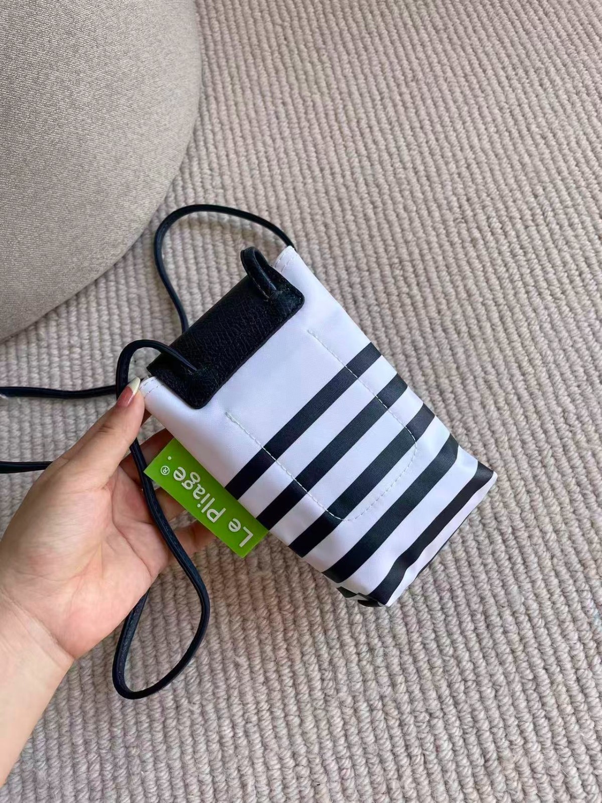 Longchamp New Large-Capacity White Striped Phone Pouch