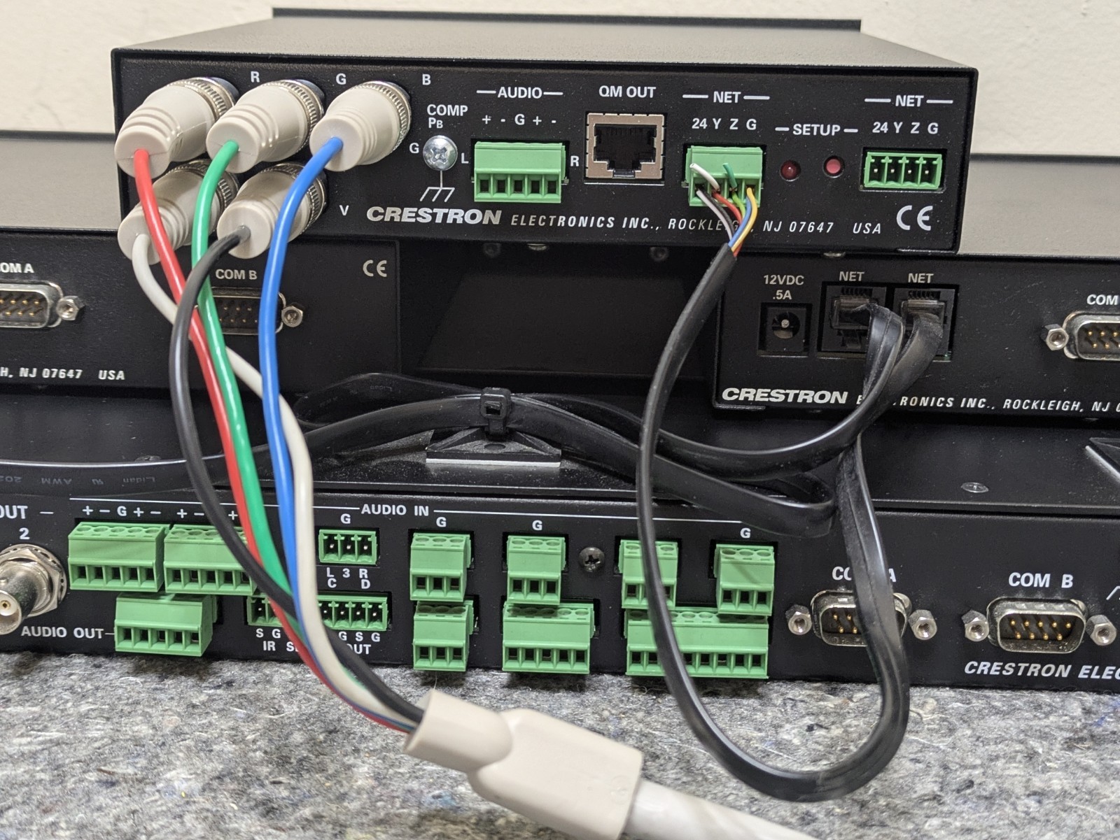 Crestron Lot: QM-TX, RS-232/422 ST-COM and MP2E w Cables EUC