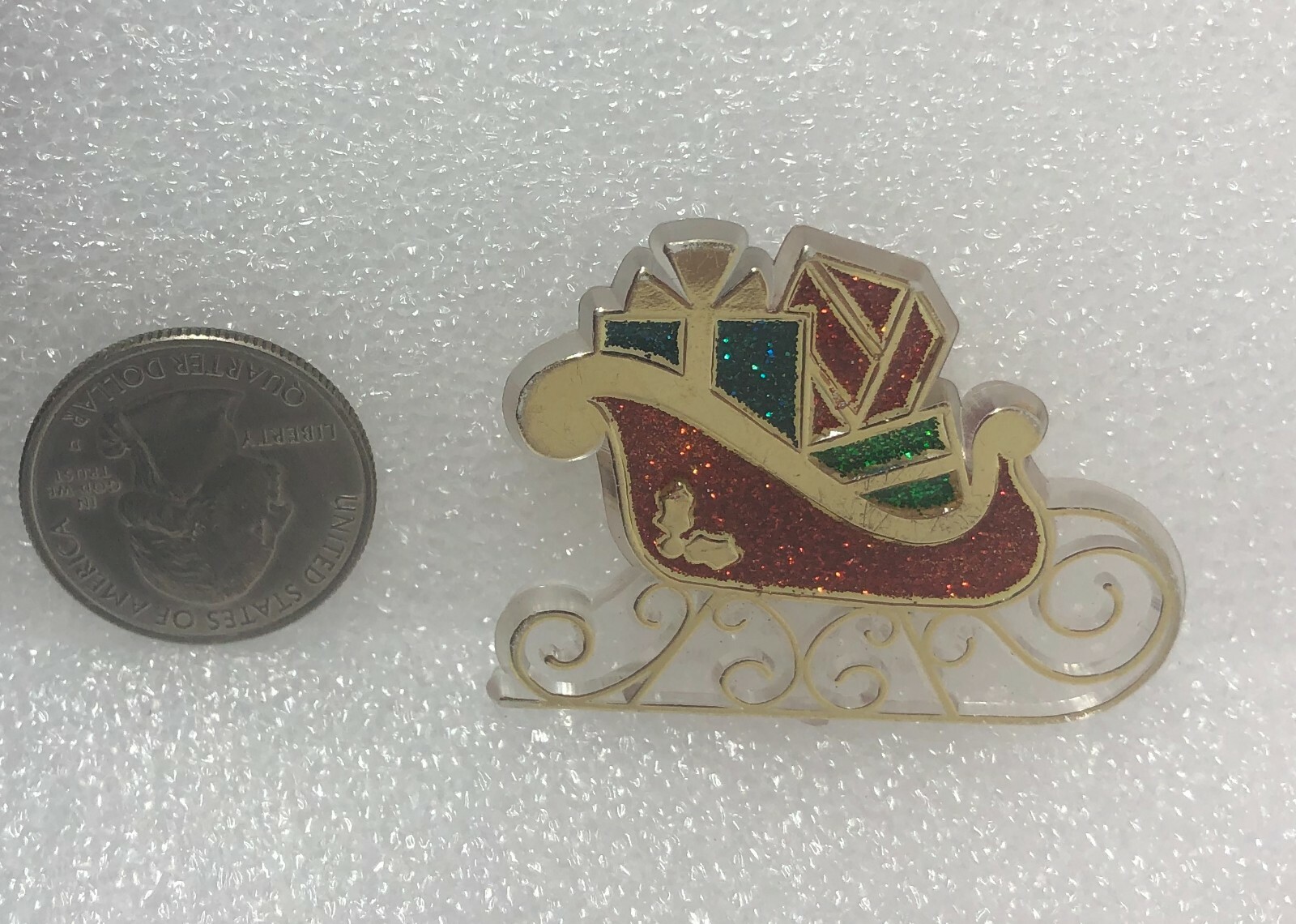 Sleigh w/ Christmas Presents Plastic Pin