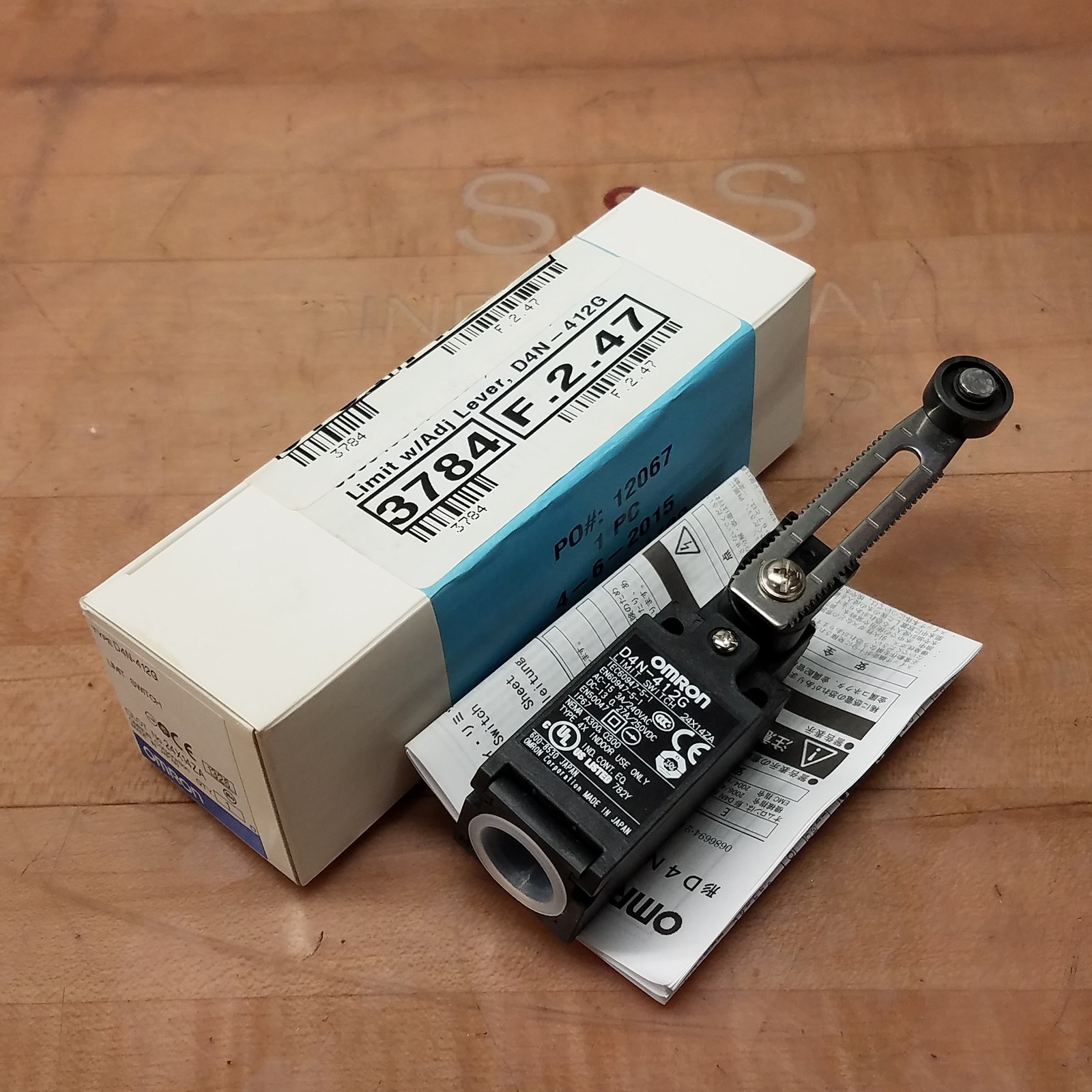 Omron D4N-412G Limit Switch - NEW