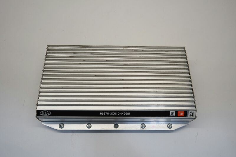 2003 -2006 KIA MAGENTIS RADIO AMPLIFIER OEM