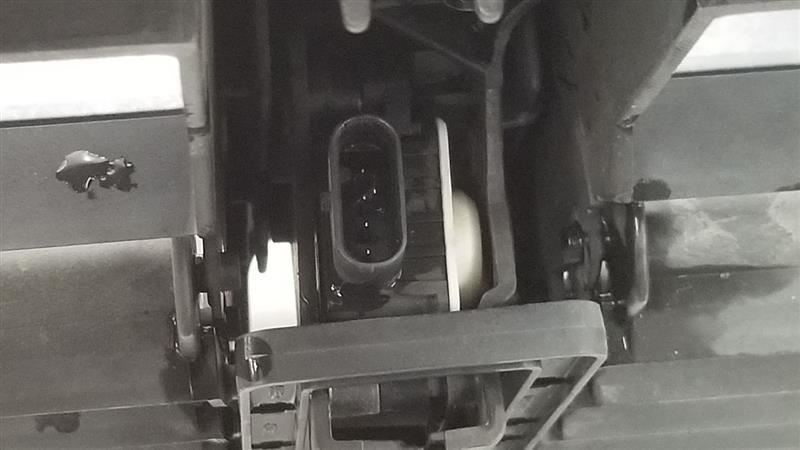13 DODGE RAM 1500 AIR SHUTTER 3.6L