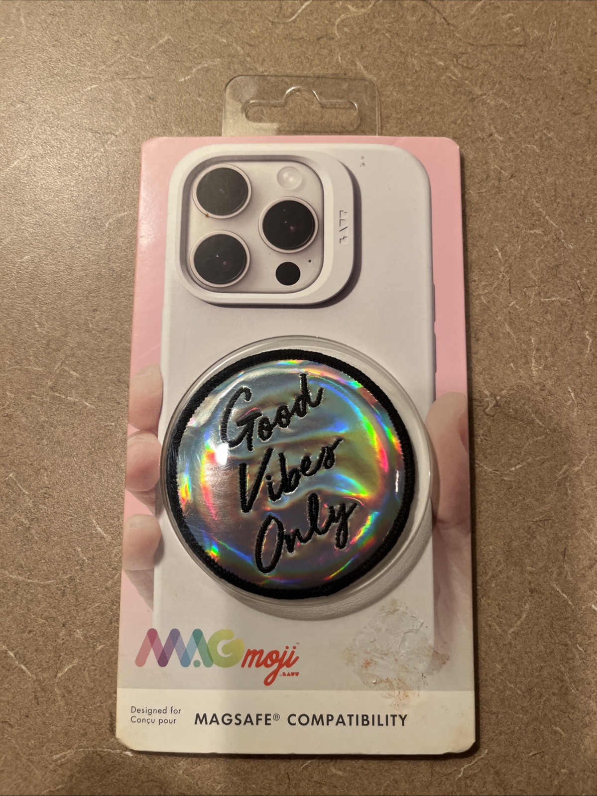 LAUT MAGMOJI Magnetic Phone Badge with MagSafe - Good Vibes Only