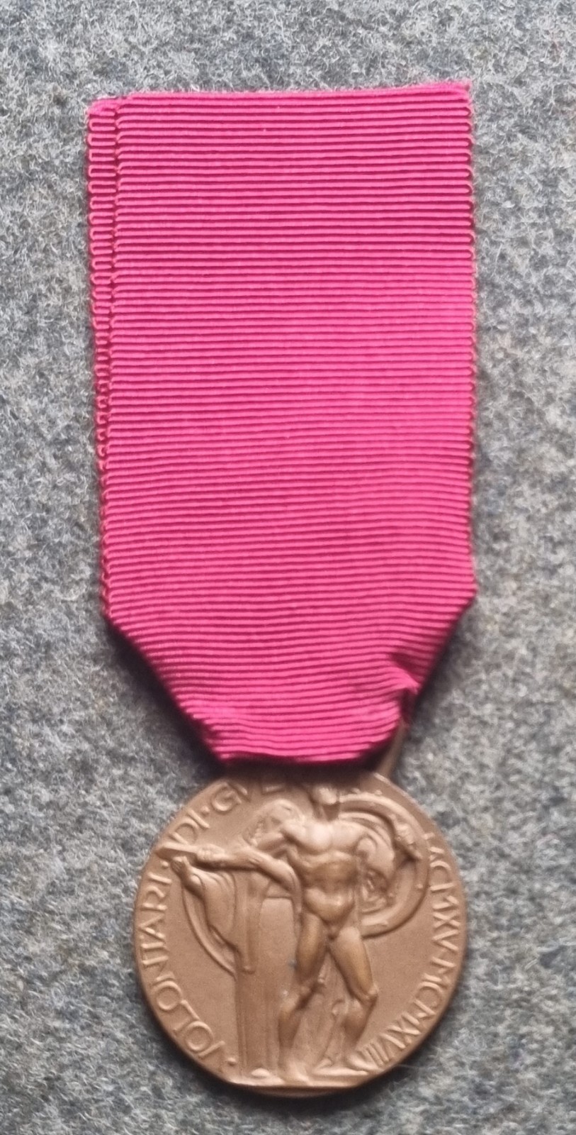 KINGDOM OF ITALY MEDAL OF MERIT x VOLUNTEERS ITALIAN AUSTRIAN WAR 1915/1918