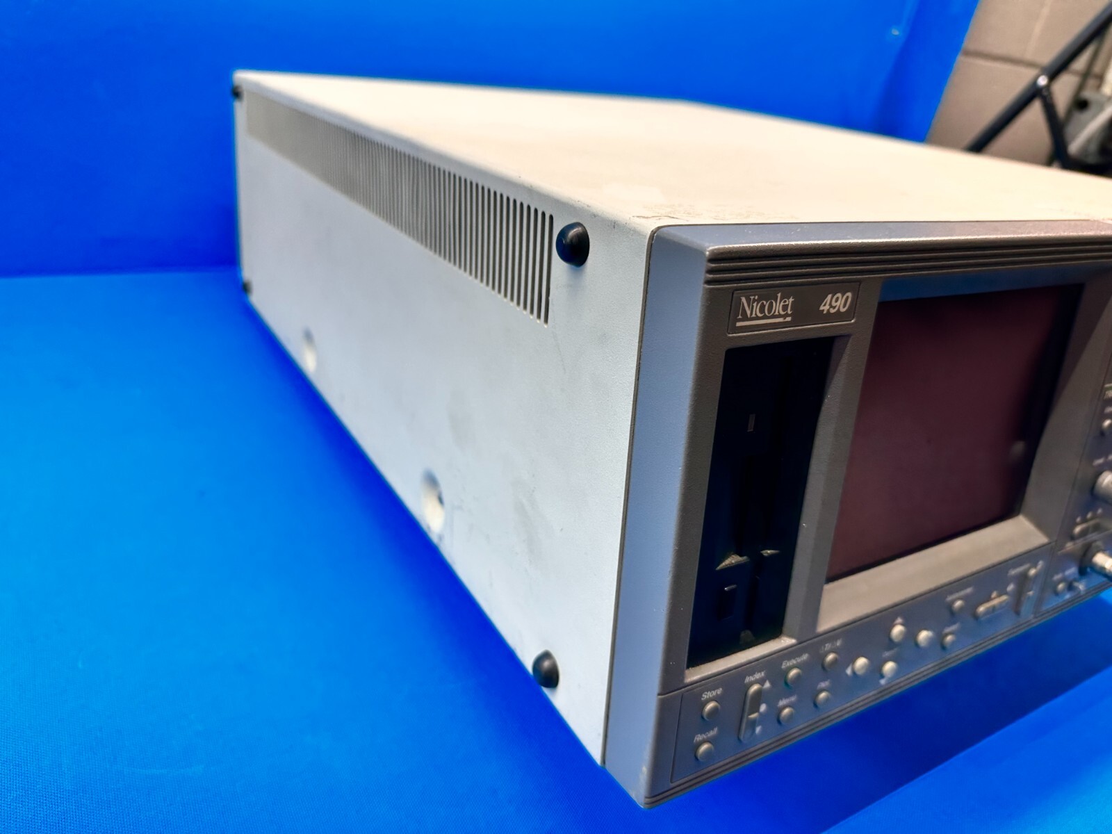 Nicolet 490 Digital Oscilloscope