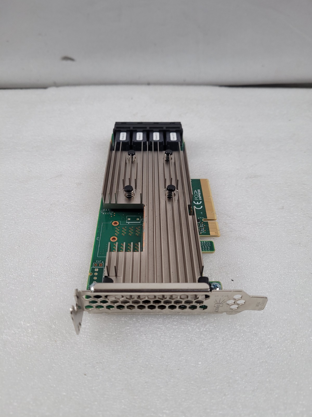 Broadcom 9305-16i SATA SAS 12Gbs Controller card PCIe 3.0 IT-Mode