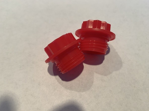 PLASTIC PLUGS THREADED SAE #8 MADE IN USA SOLD IN LOTS OF 50