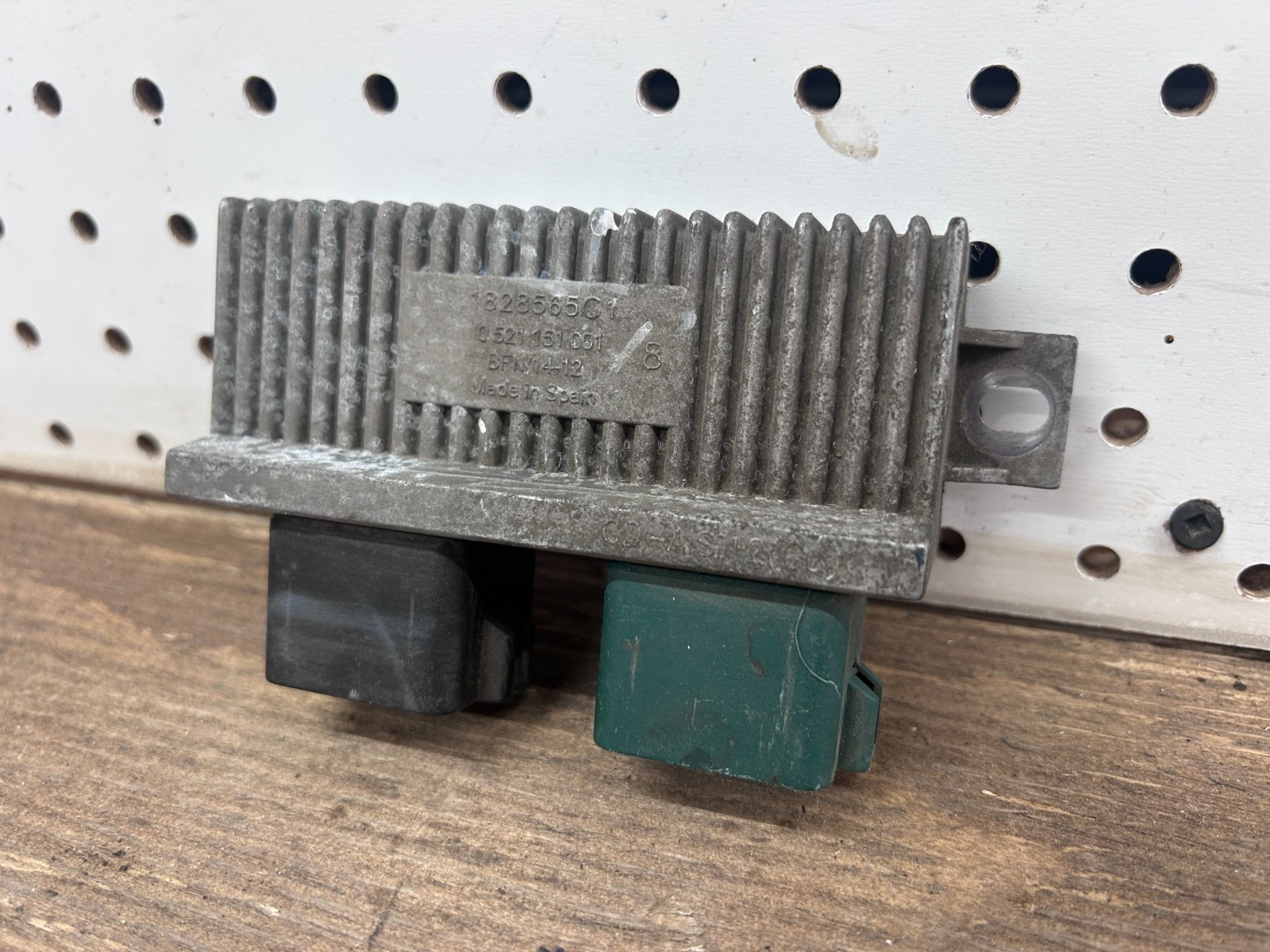 2003-2007 Ford F250 F350 Powerstroke Glow Plug Control Module 1828565C1 OEM