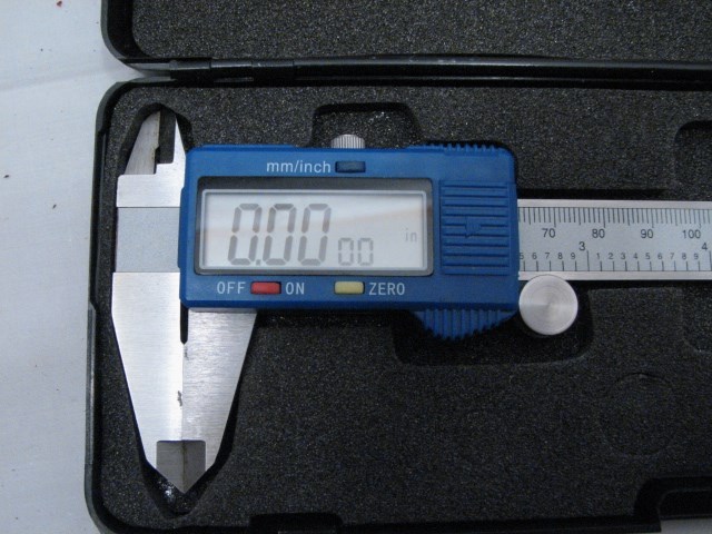 Machinist Electronic Digital Caliper Auto-Power On/Off Micrometer Tool 0-150mm B