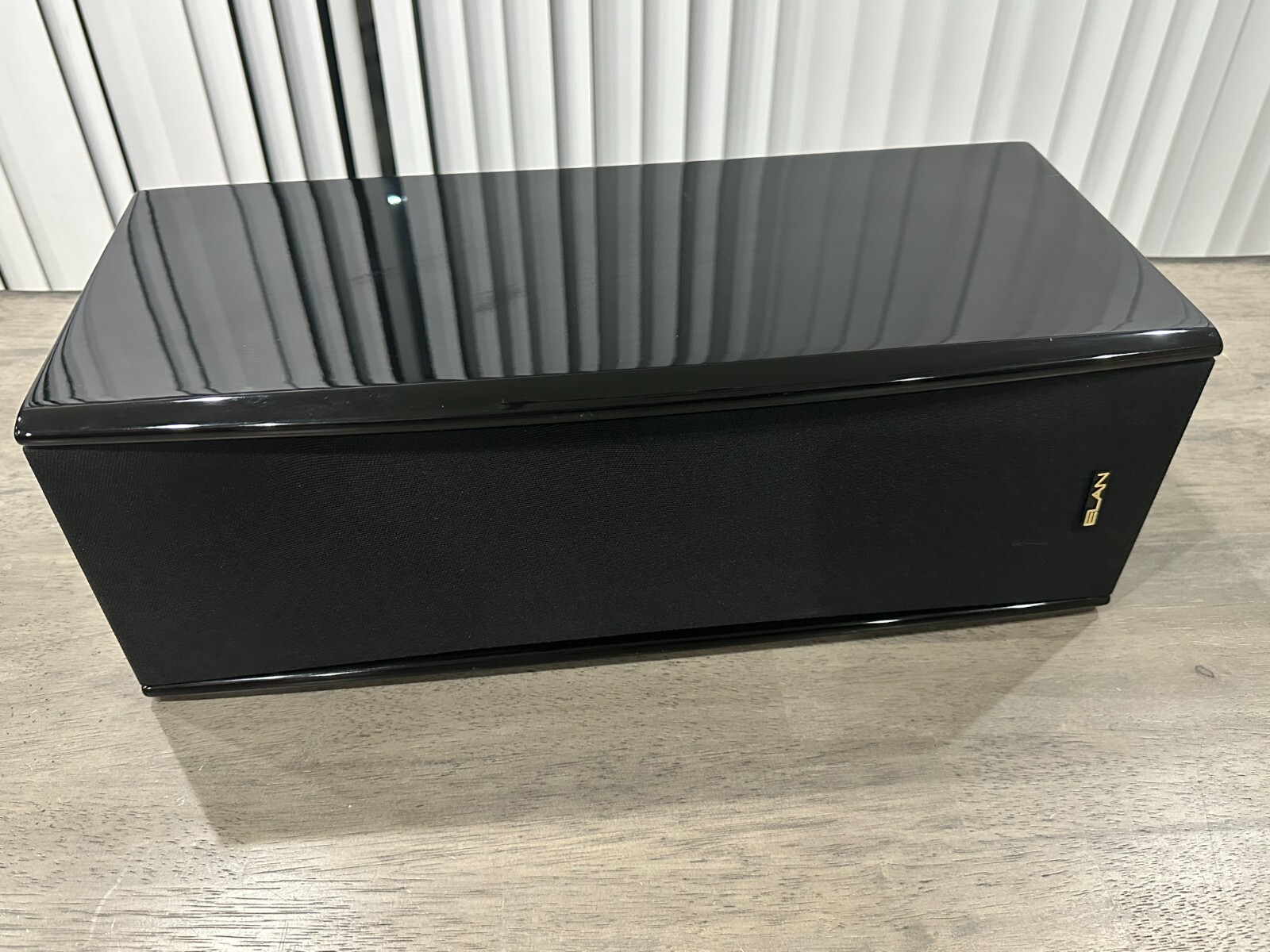 Elan THP5250LS TheaterPoint Premium Gloss Black Cabinet Speaker - Excellent
