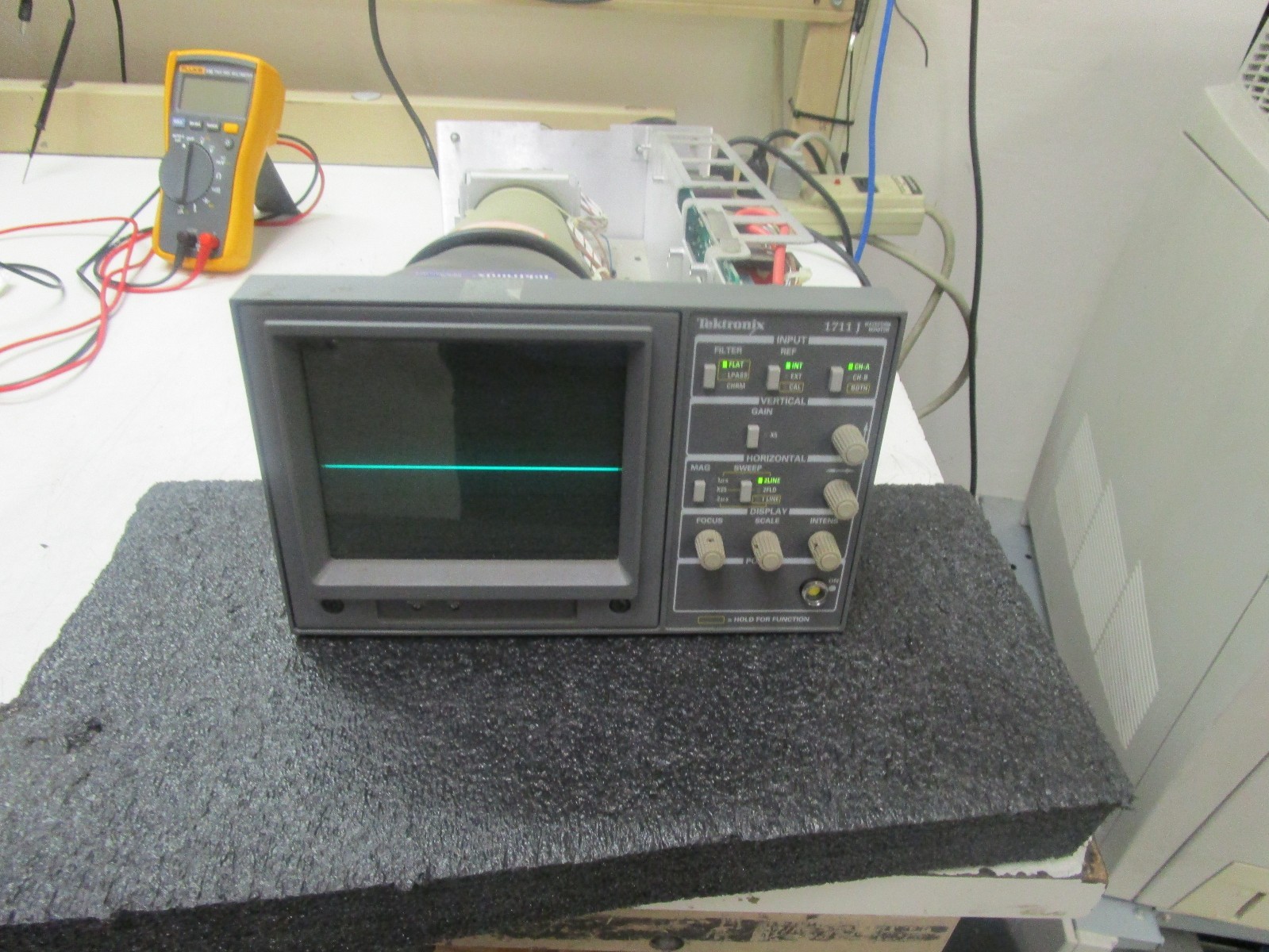 Tektronix Model: 1711J Waveform Monitor. No Case. Offered as Working Good.