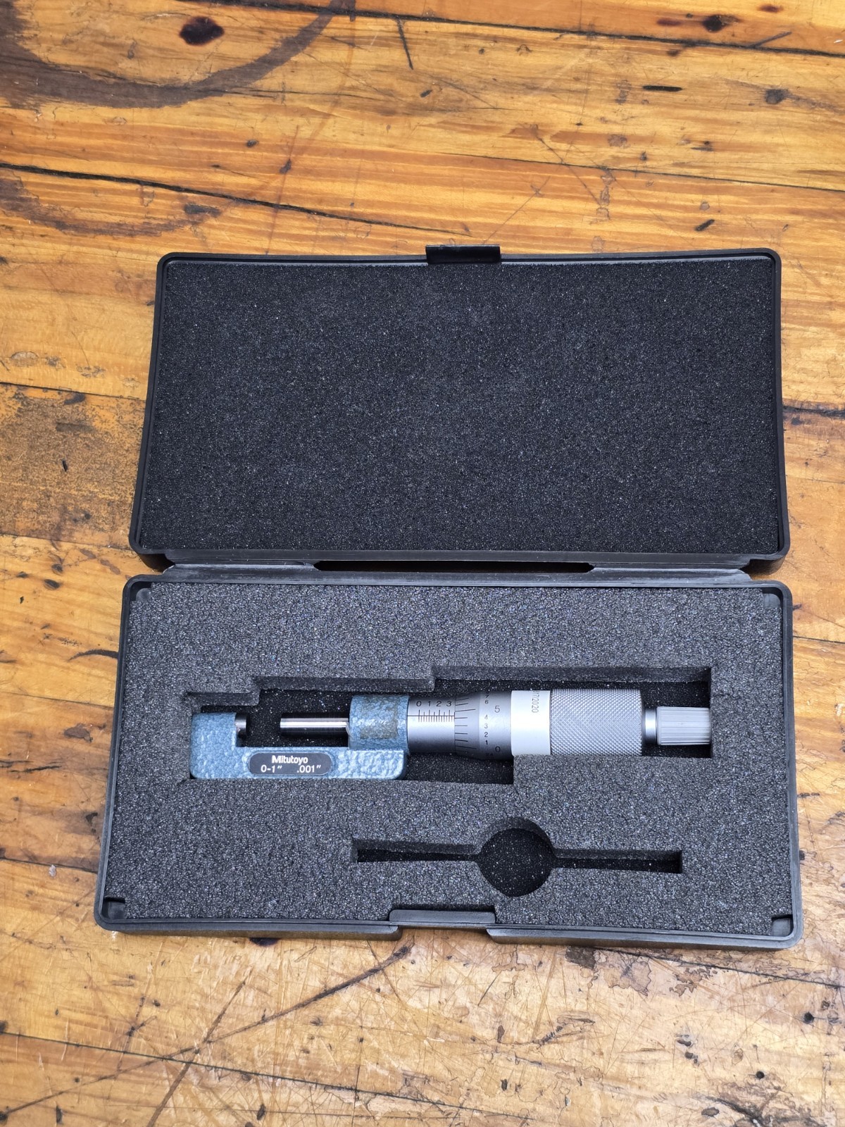 Mitutoyo 0-1" Hub Micrometer Japan No. 147-351 With Case