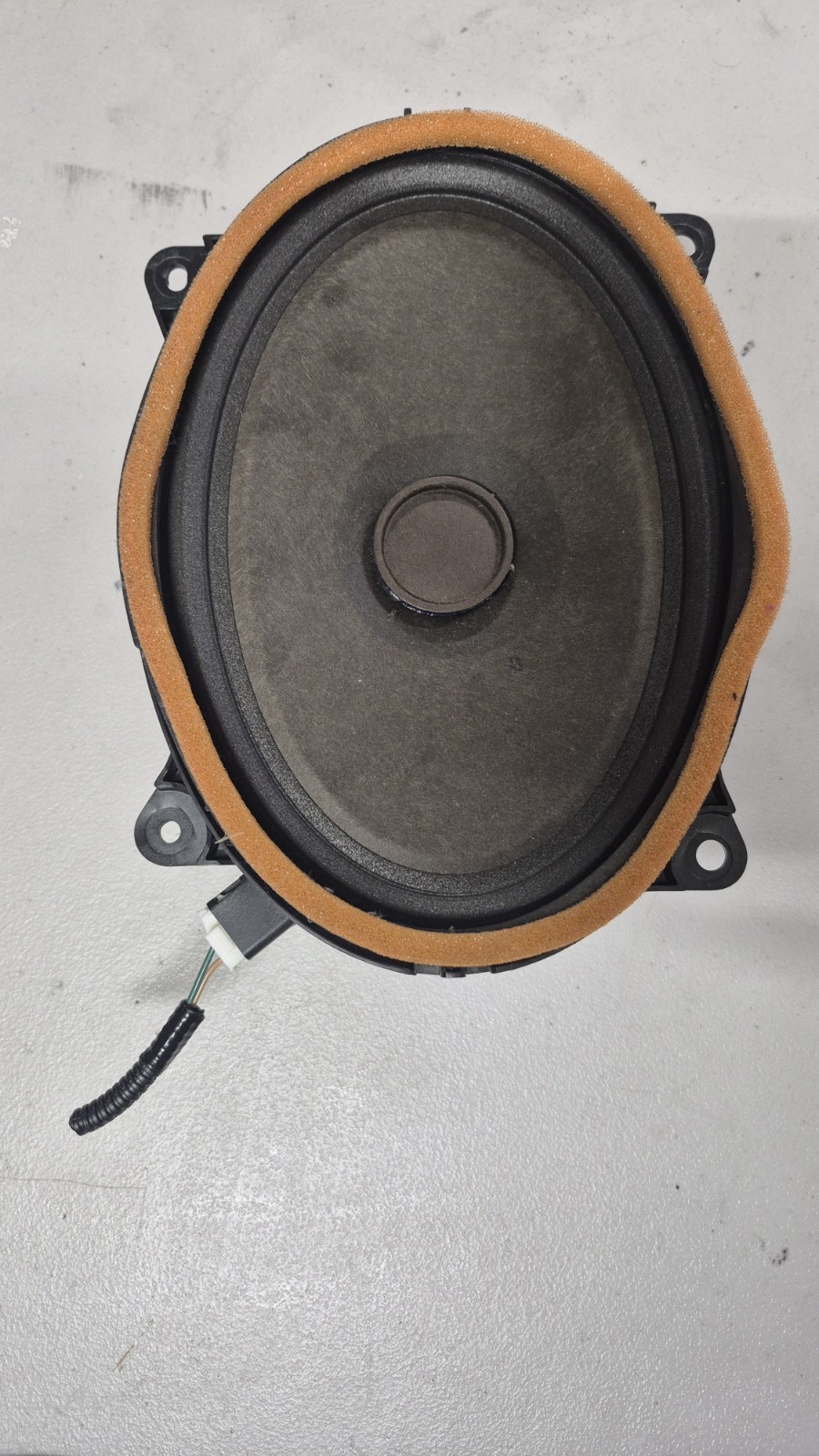 2014 TOYOTA Avalon Rear Trunk Subwoofer Speaker JBL (861600WU70)