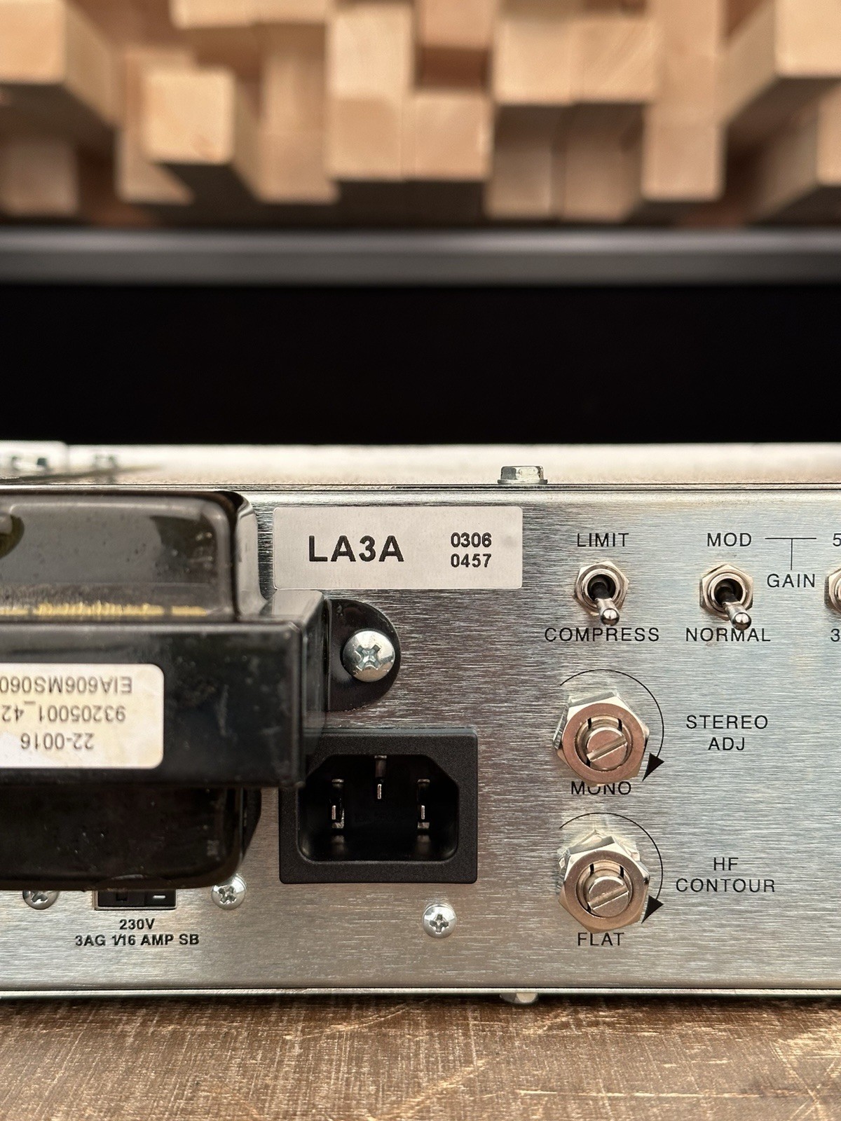 Universal Audio LA-3A Opto Compressor Sequential Stereo Pair. Urei LA 3A LA3A