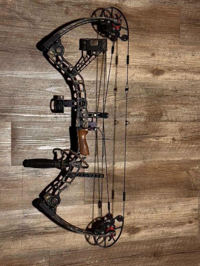 Mathews Monster AVS Compound Bow