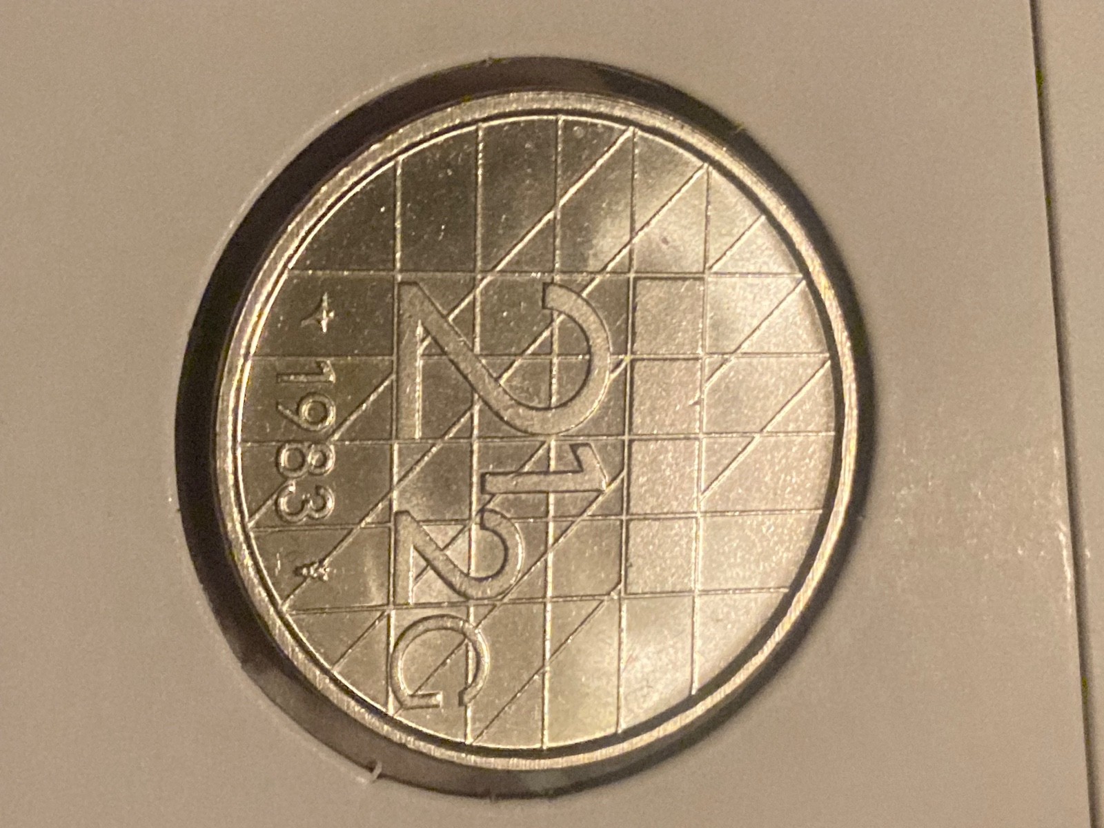 BU Netherlands 2 1/2 Gulden 1983 Beatrix KM# 206