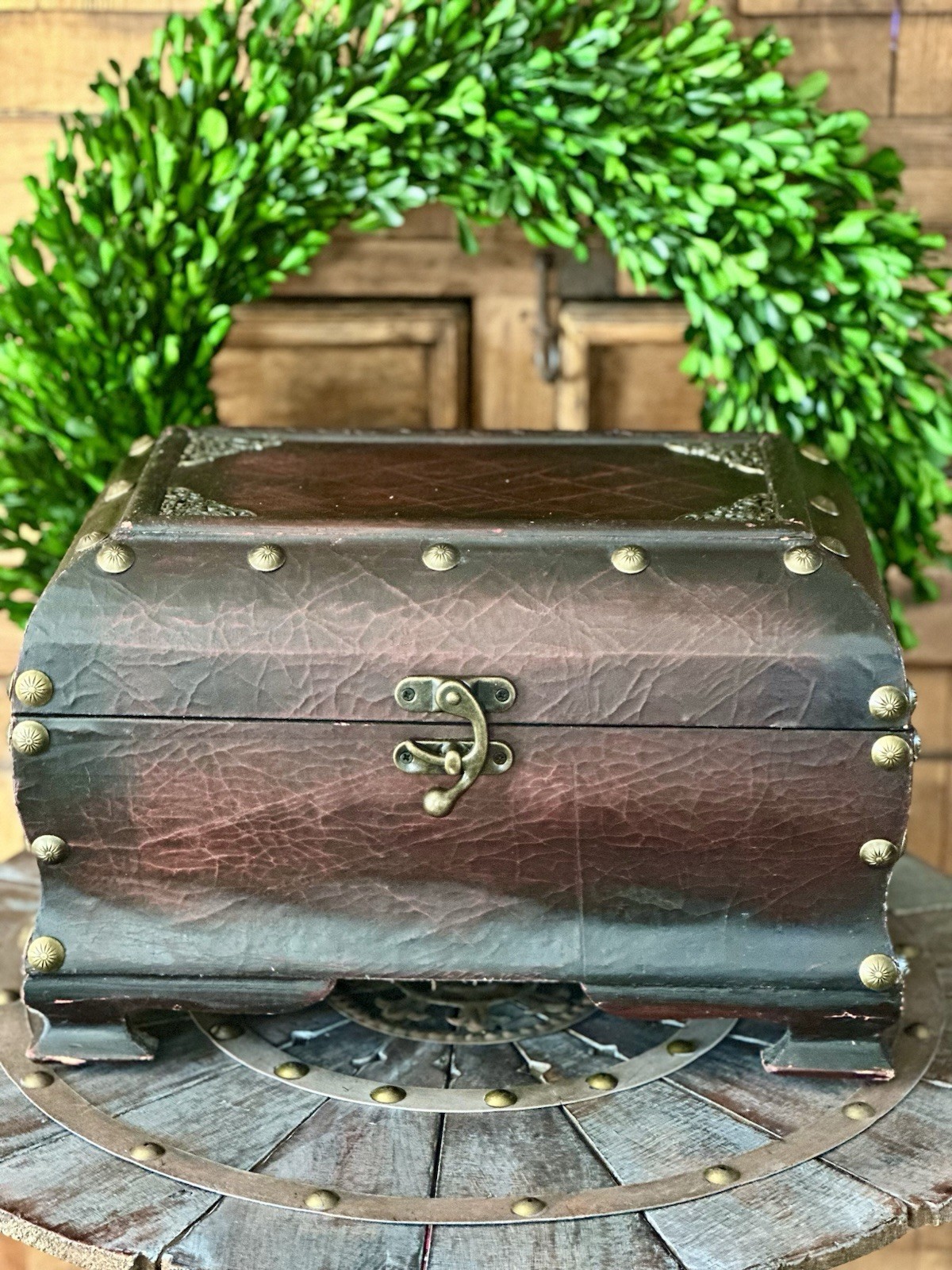 VTG Inspired Hinged/Lidded Faux Leather Rustic Decorative Footed Chest/Trunk