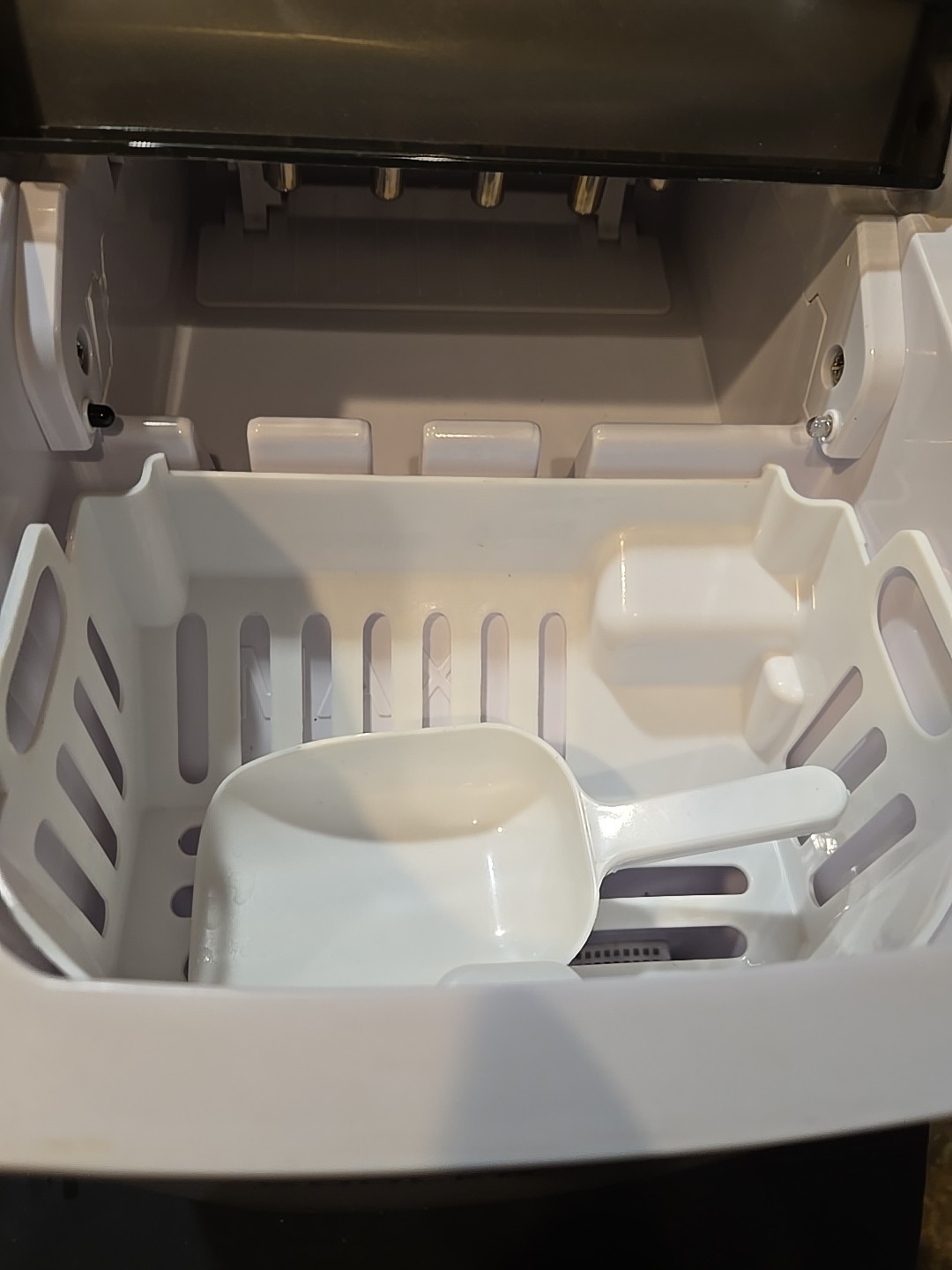 Kooler Things KT-Z6 Countertop Ice Maker Machine Self Cleaning - EXCELLENT