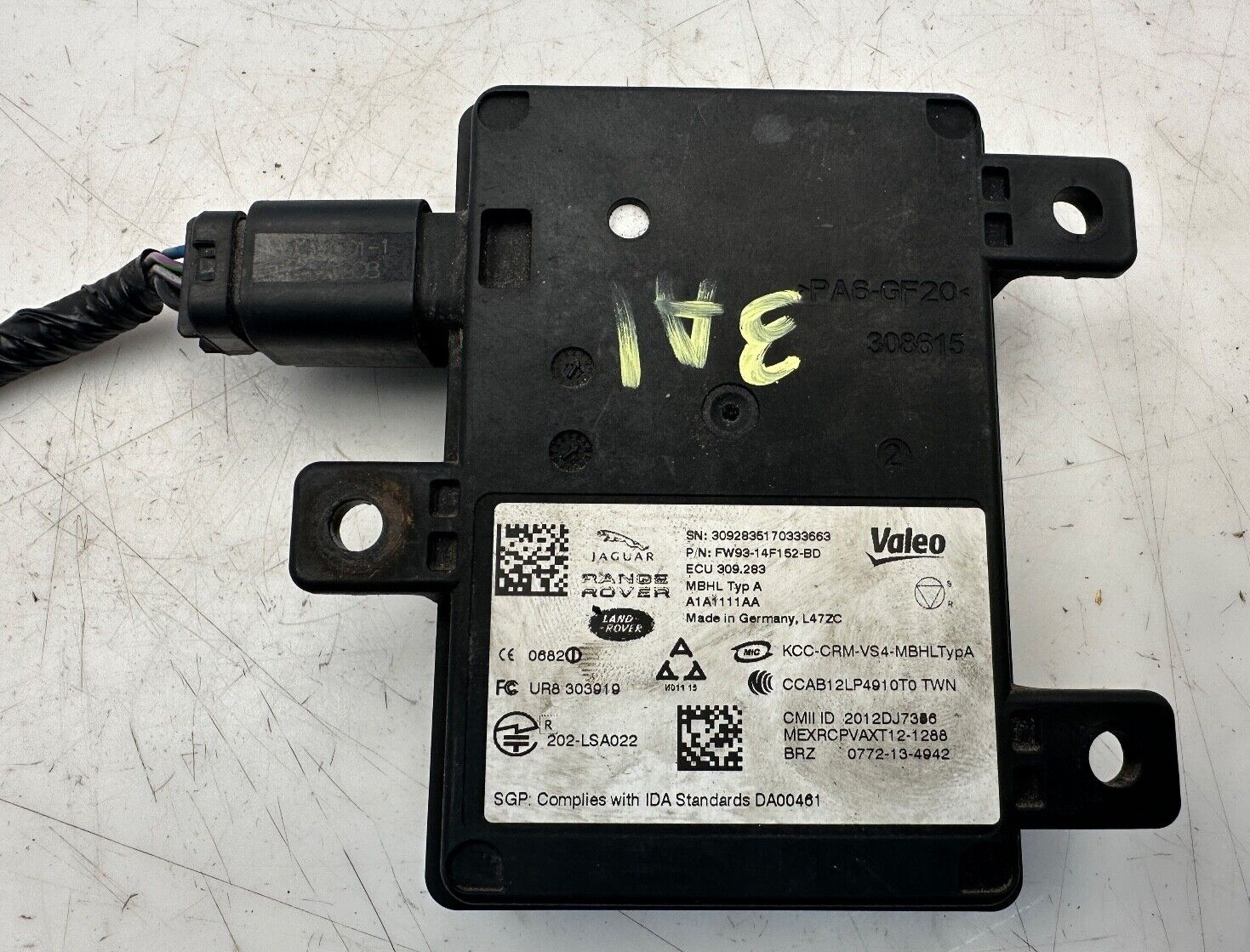 2016-2020 JAGUAR XE XF F-PACE REAR LEFT / RIGHT BLIND SPOT SENSOR CONTROL MODULE