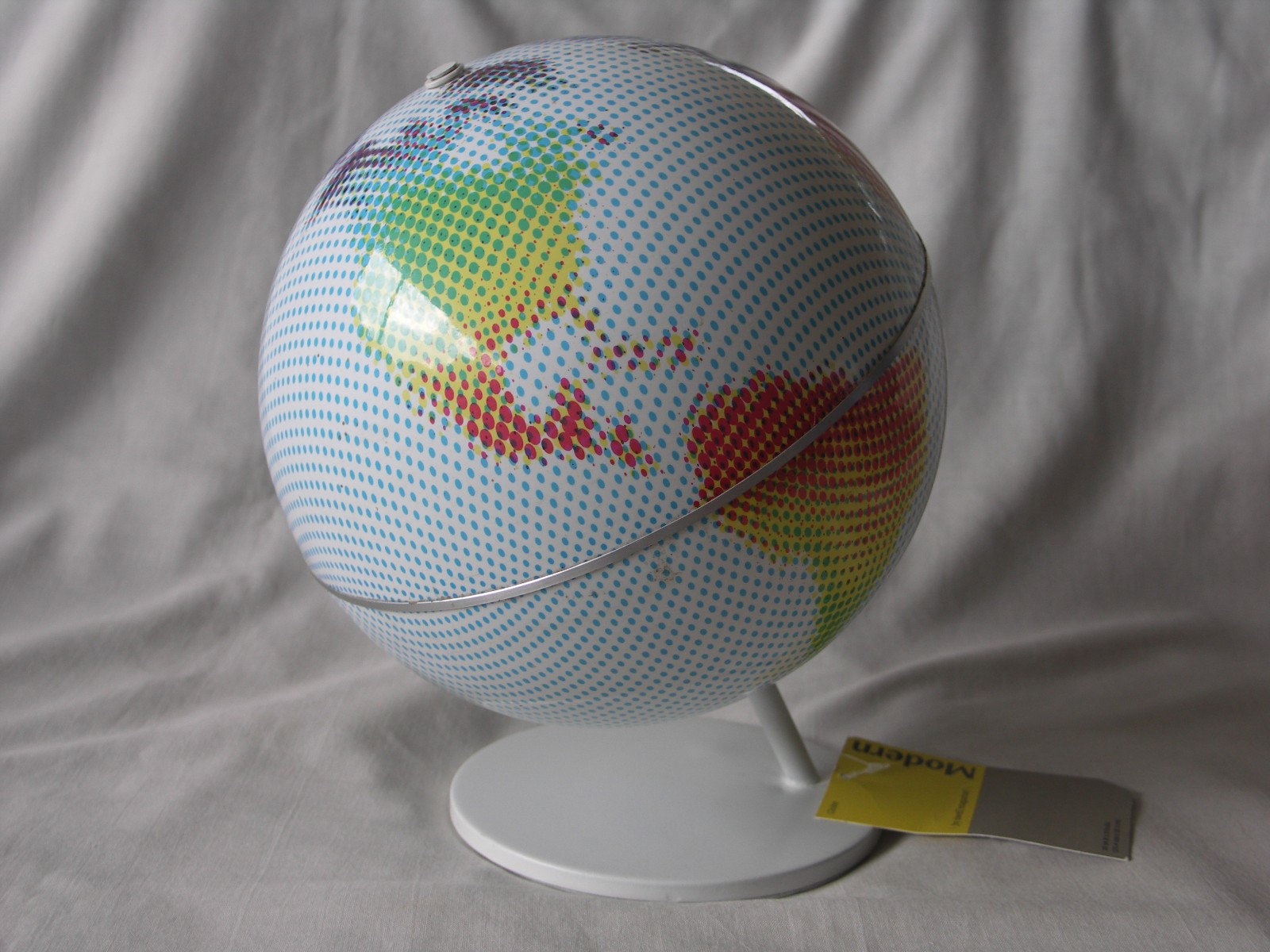 Modern by Dwell Magazine Globe Pop Art Ben-Day Comic Book Dot 8” Target New