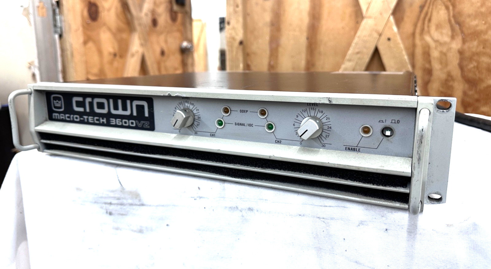 Crown Macro-Tech 3600VZ Professional Power Amplifier