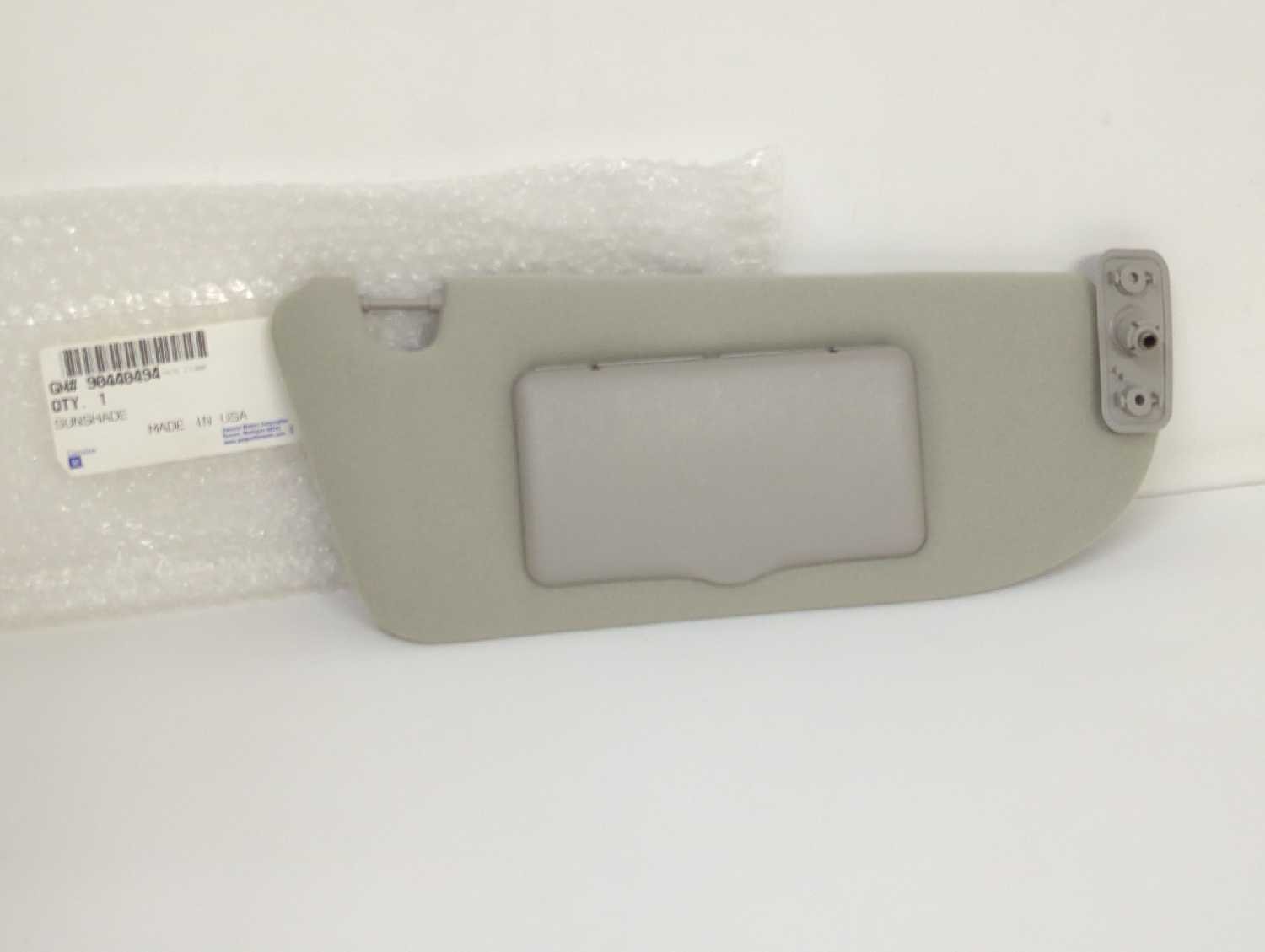 New OEM genuine GM Sun Visor 2000-2002 Saturn L series RH Opel Grey 90440494