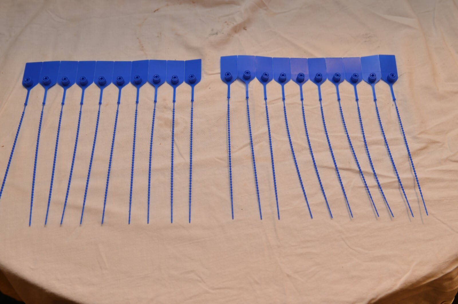20 FIRE EXTINGUISHER TAMPER PROOF "FLAG" SAFETY SEALS (BLUE) U.L. APPROVED